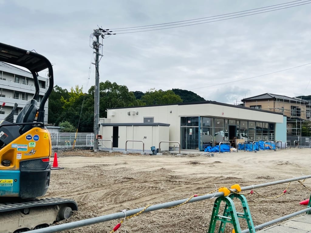 2023年11月上旬オープン予定の「セブンイレブン 高知朝倉西町店」の外観