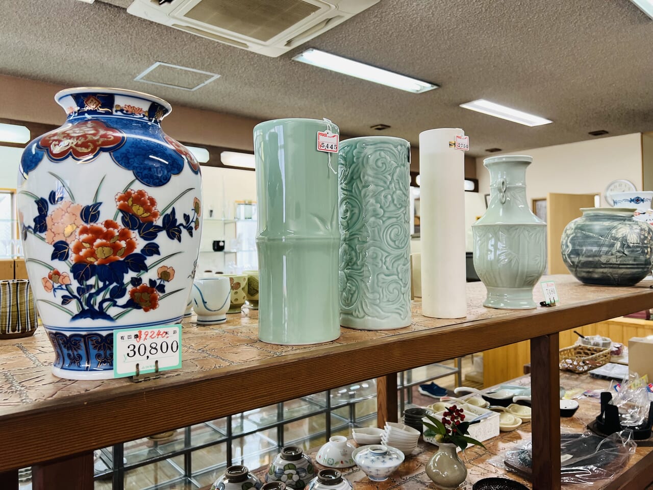 閉店セール中の「小畑陶器店」で取り扱っている陶器