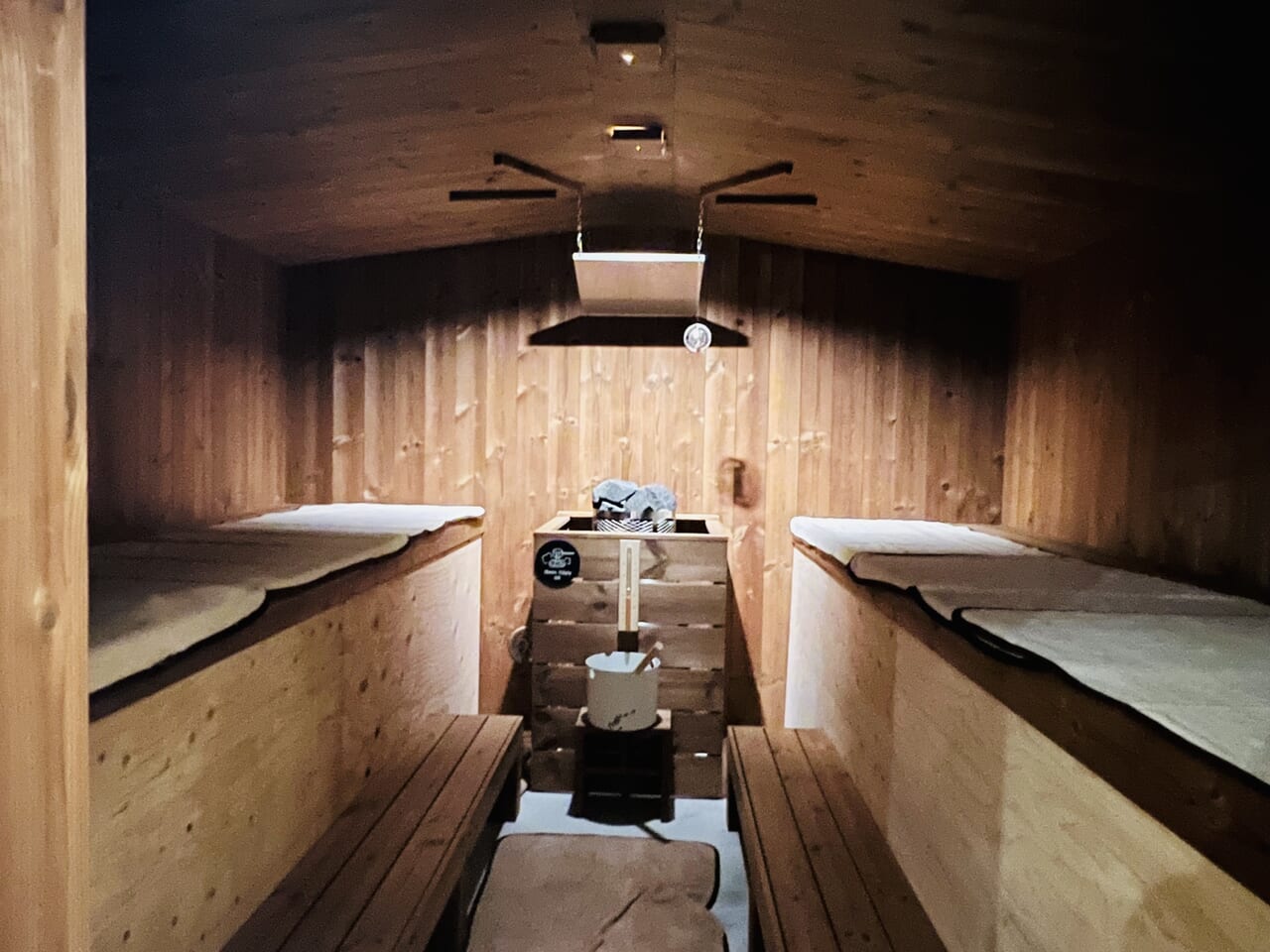 2024年3月31日にぐいランドオープンした「EN＋ sauna ＆ capsule bed」のサウナ