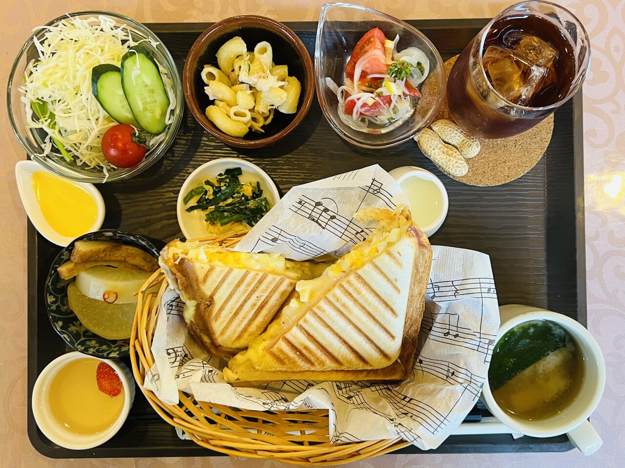 2024年4月17日に朝倉に移転オープンした「喫茶508食堂」の「ホットサンド」モーニング