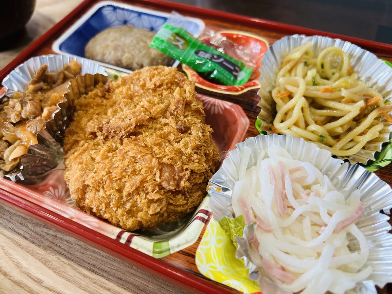 2024年4月23日に高知市弥生町にオープンした「居食処 芳家」の日替わり定食