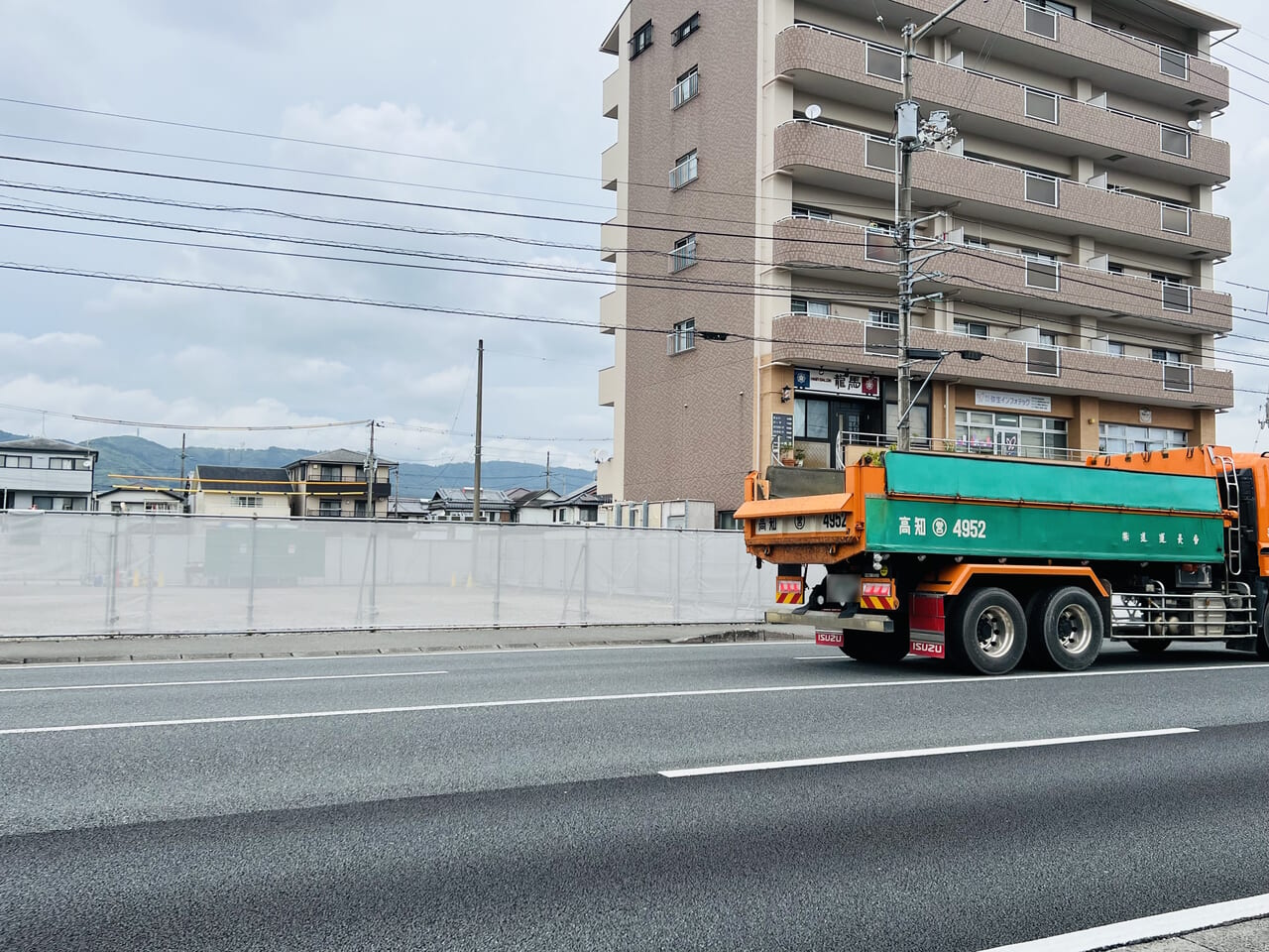 「はま寿司」の新築工事が行われている「スズキアリーナ金田」跡地