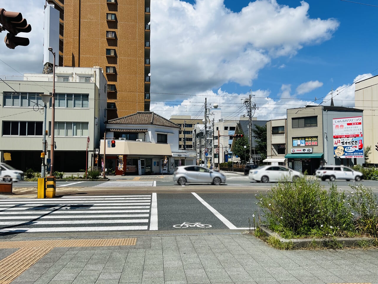 2024年7月18日にオープンした「お弁当あづまや」の外観