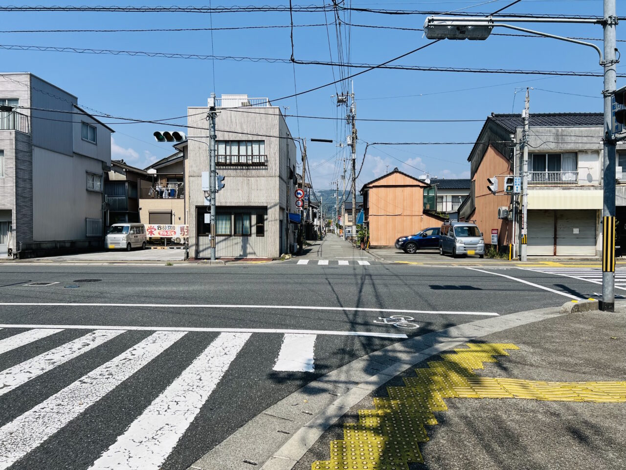 2024年9月1日に北金田から菜園場商店街（桜井町）に移転オープンした「毛穴ケア専門店 Eclale エクラーレ」の駐車場への行き方