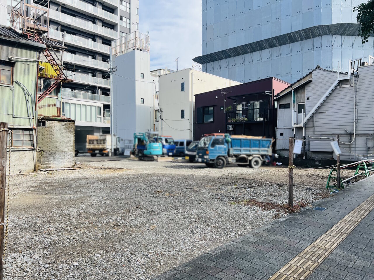 駐車場「三井リパーク」がオープンするうどん屋「源水はりまや」跡地の様子