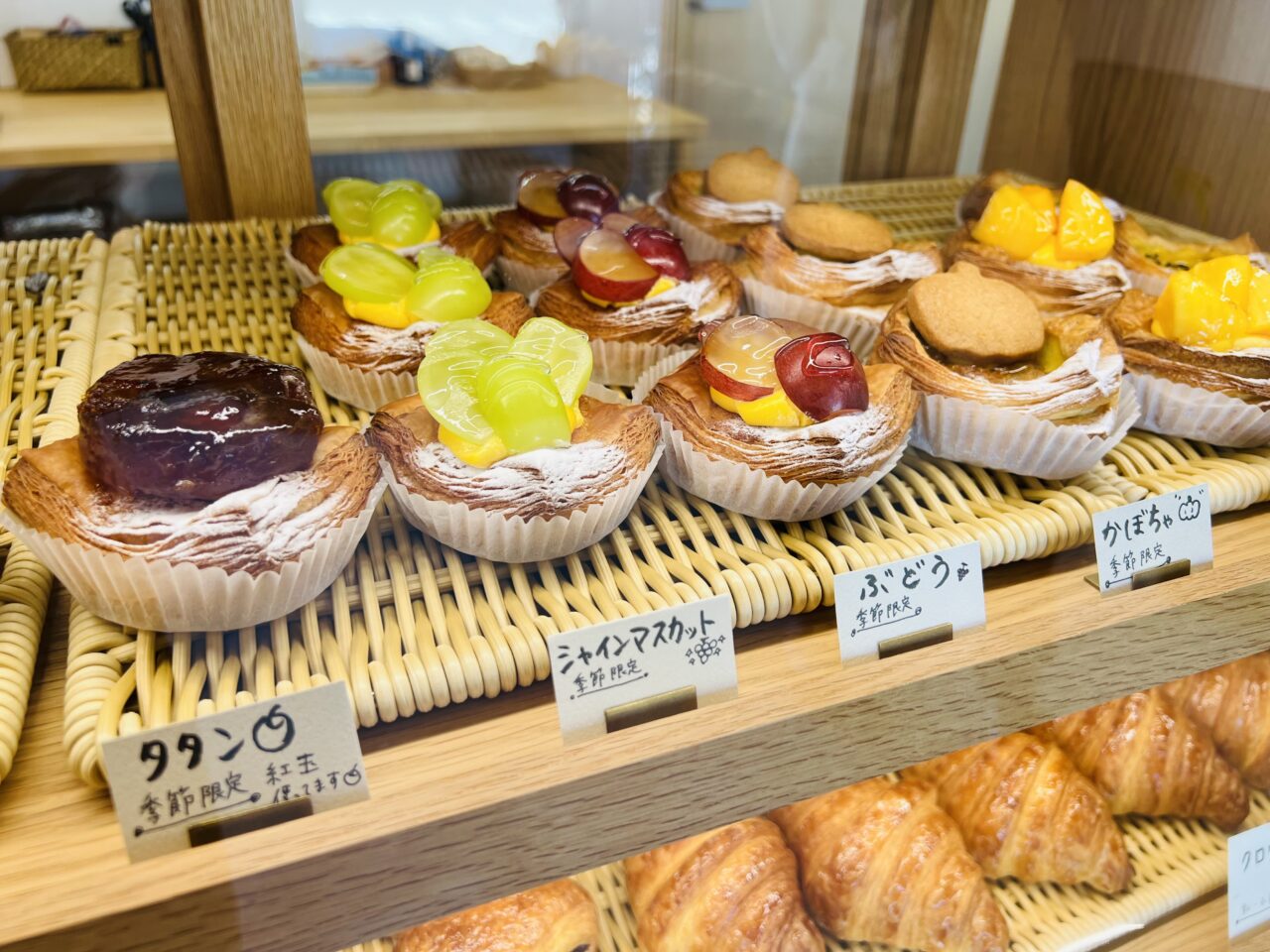 2024年10月11日にオープンしちあ大川筋の「BAKE SHOP ハルノアシアト」の店内の様子