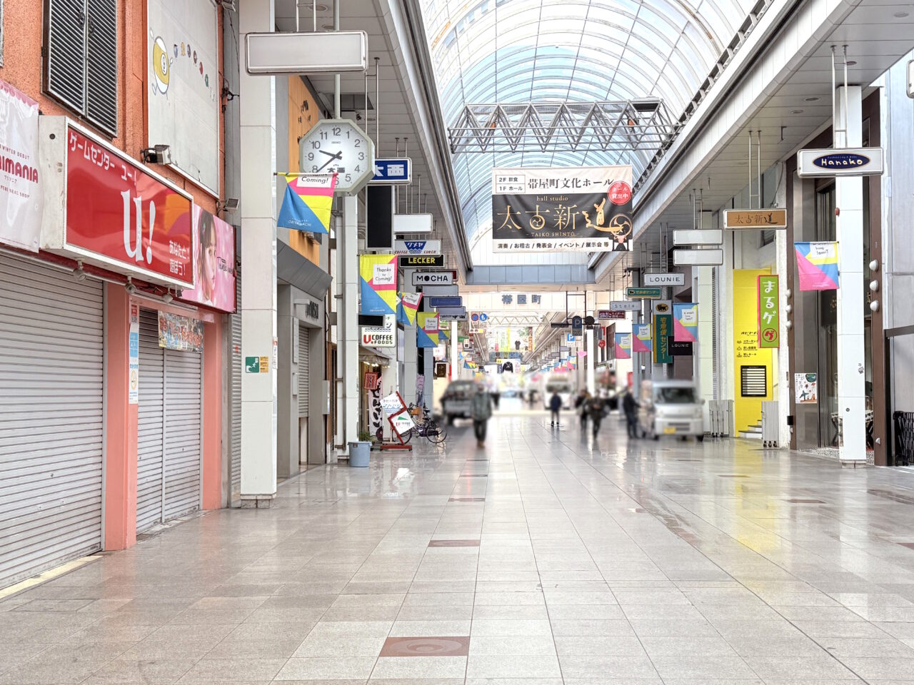 2025年2月20日に帯屋町商店街にオープンする「まるゲ 高知店」の周辺の様子