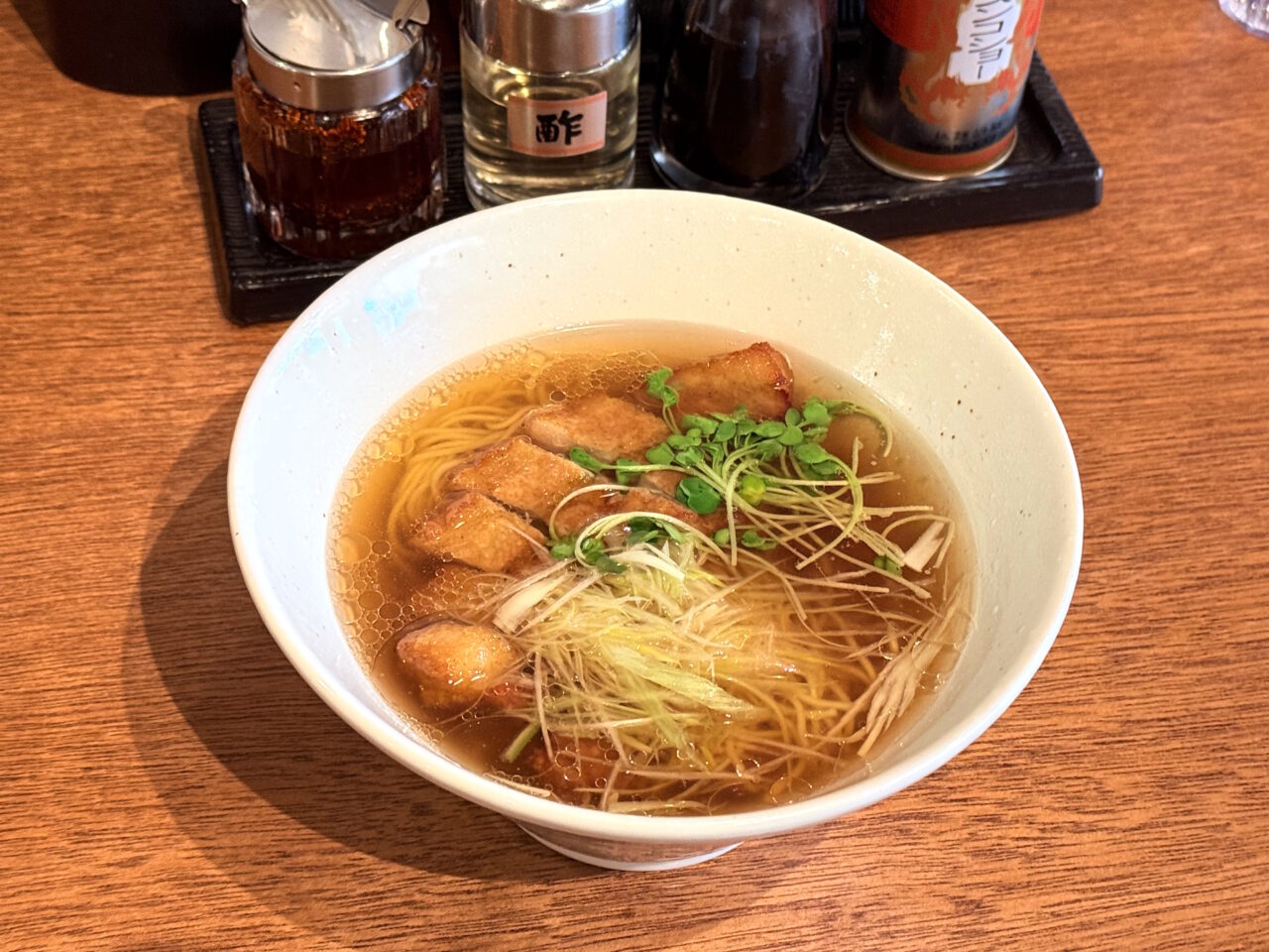 2025年2月16日に大橋通り商店街そばにオープンした「麺 Maverick」のラーメン