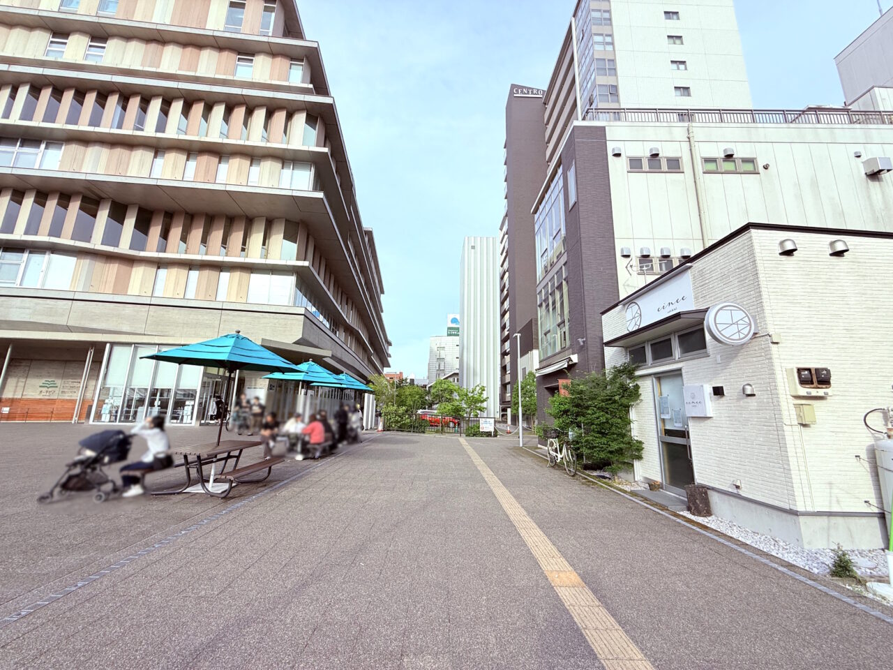 2025年5月16日にグランドオープンする高知市帯屋町のcafe&bal「einee」