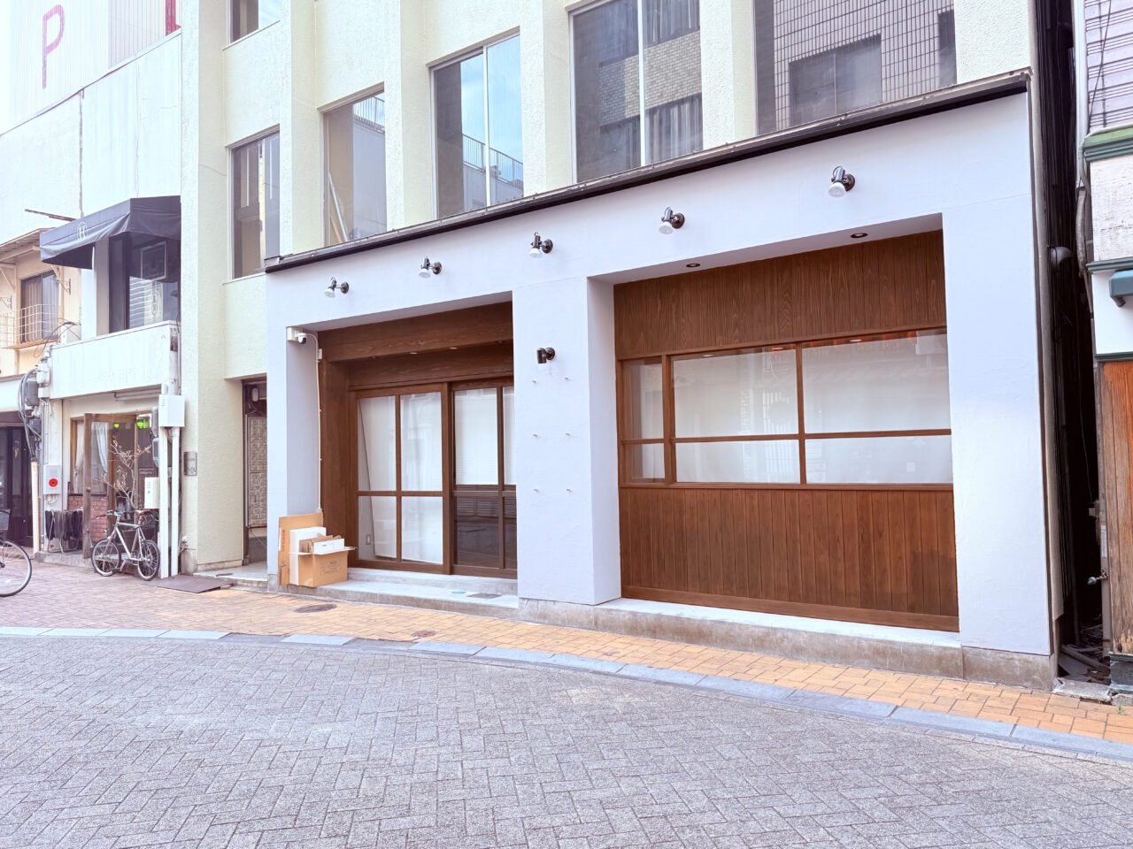 2025年5月17日に柳町商店街にオープン予定の「産直酒場ひとま」の様子