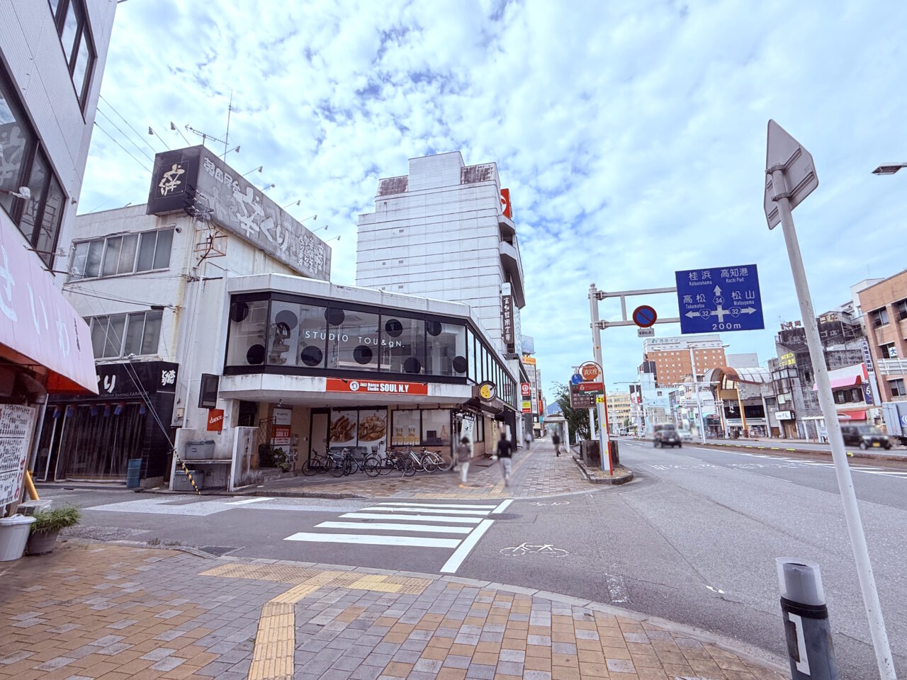 2025年6月14日に閉店したはりまや町の「韓国屋台 辛くり」