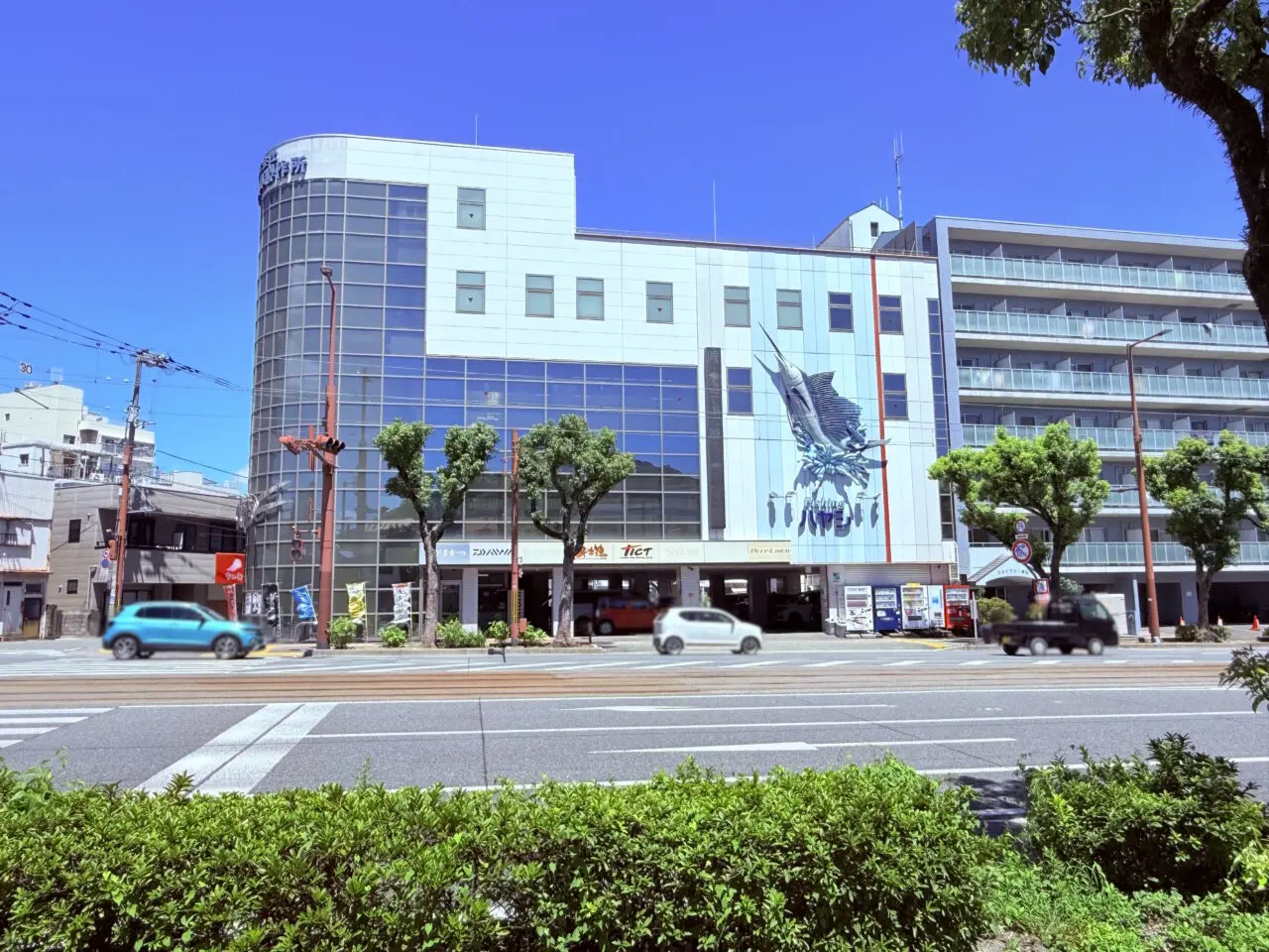 閉店することが発表された高知市梅ノ辻の「フィッシングハヤシ」