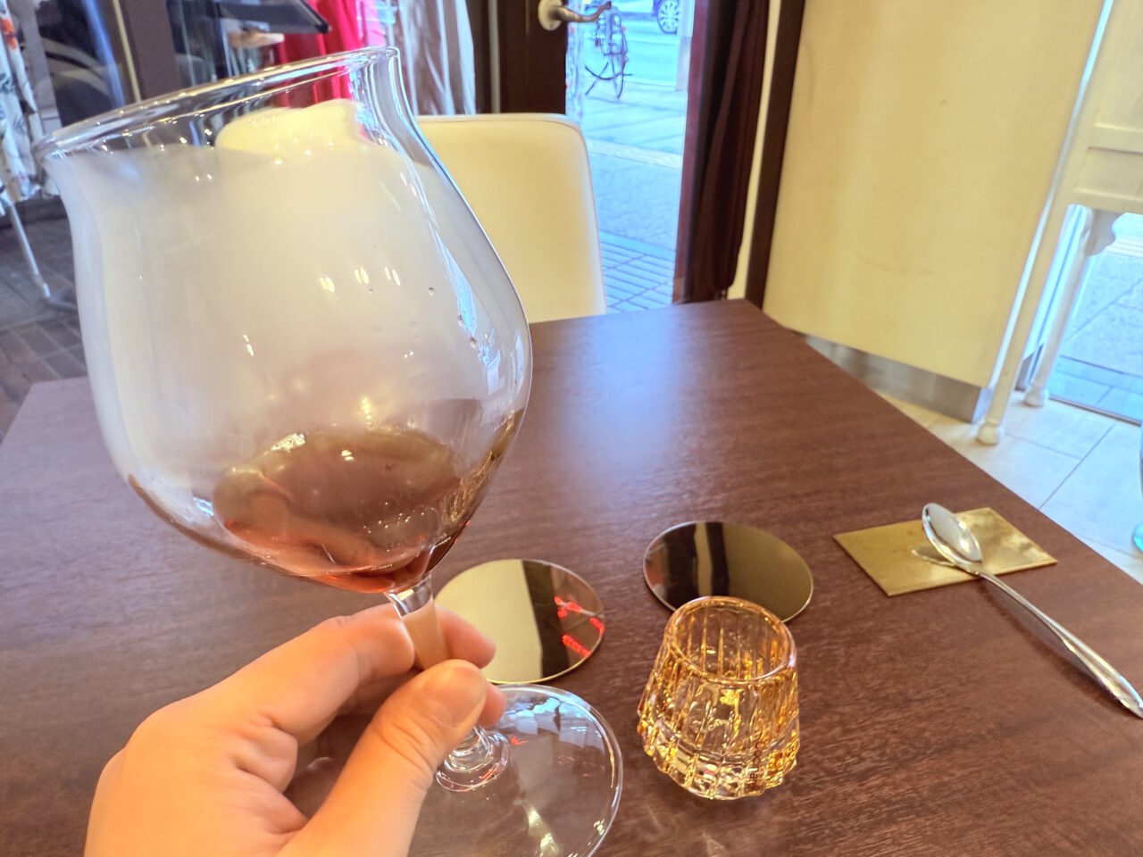 至高の一杯が楽しめる中の橋通りのコーヒー専門店「露堂々」のコーヒー