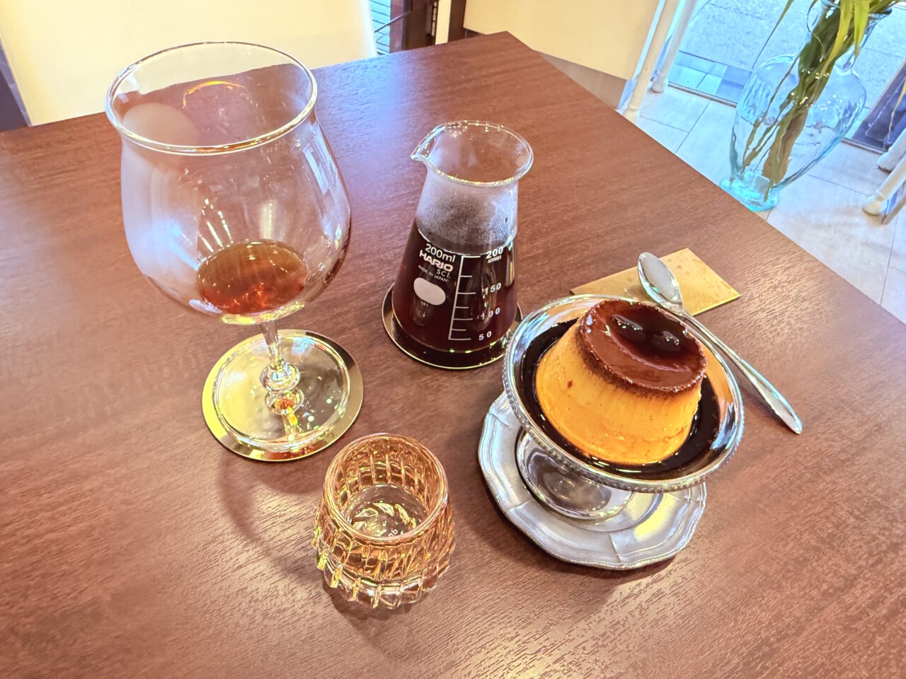 至高の一杯が楽しめる中の橋通りのコーヒー専門店「露堂々」のコーヒーとプリン