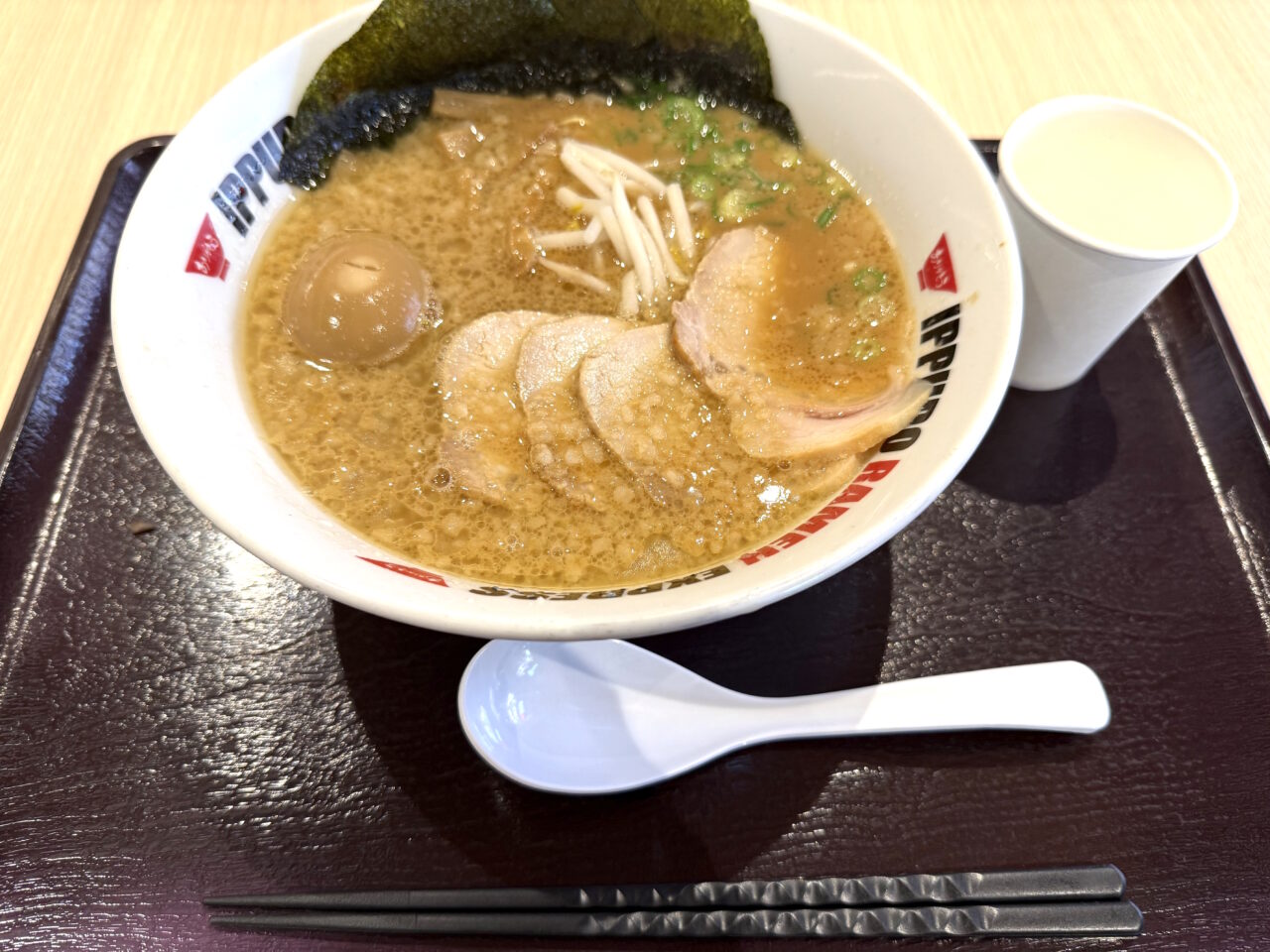 「IPPUDO RAMEN EXPRESS」のラーメン