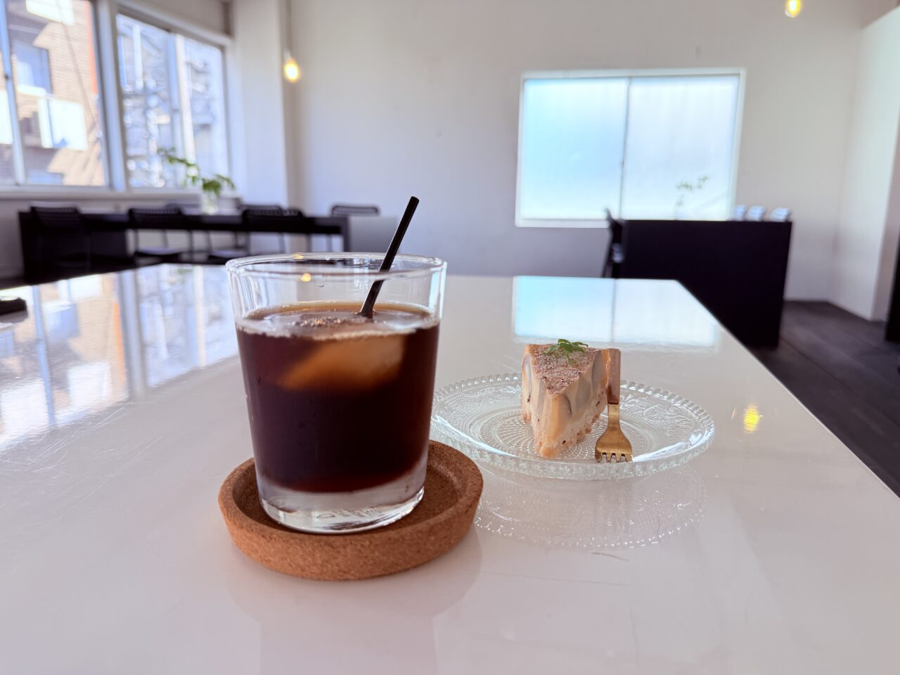 高知市はりまや町のレンタルスペース「pigaaq harimaya（ピガーク はりまや）」で間借り営業している「MOKKINカレー」のコーヒーとデザート