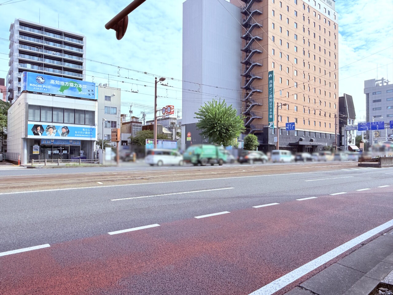 期間限定でオープンした「高知地方協力本部plus」の外観