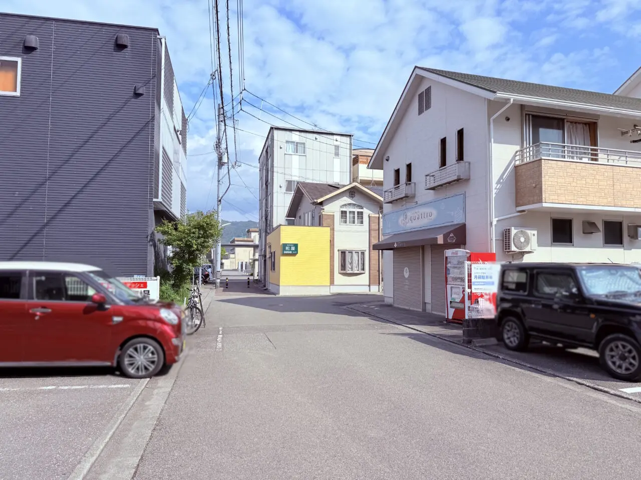 2025年10月13日に閉店した高知市新本町のケーキ屋「カフェ スイーツ クアトロ」の周辺の様子