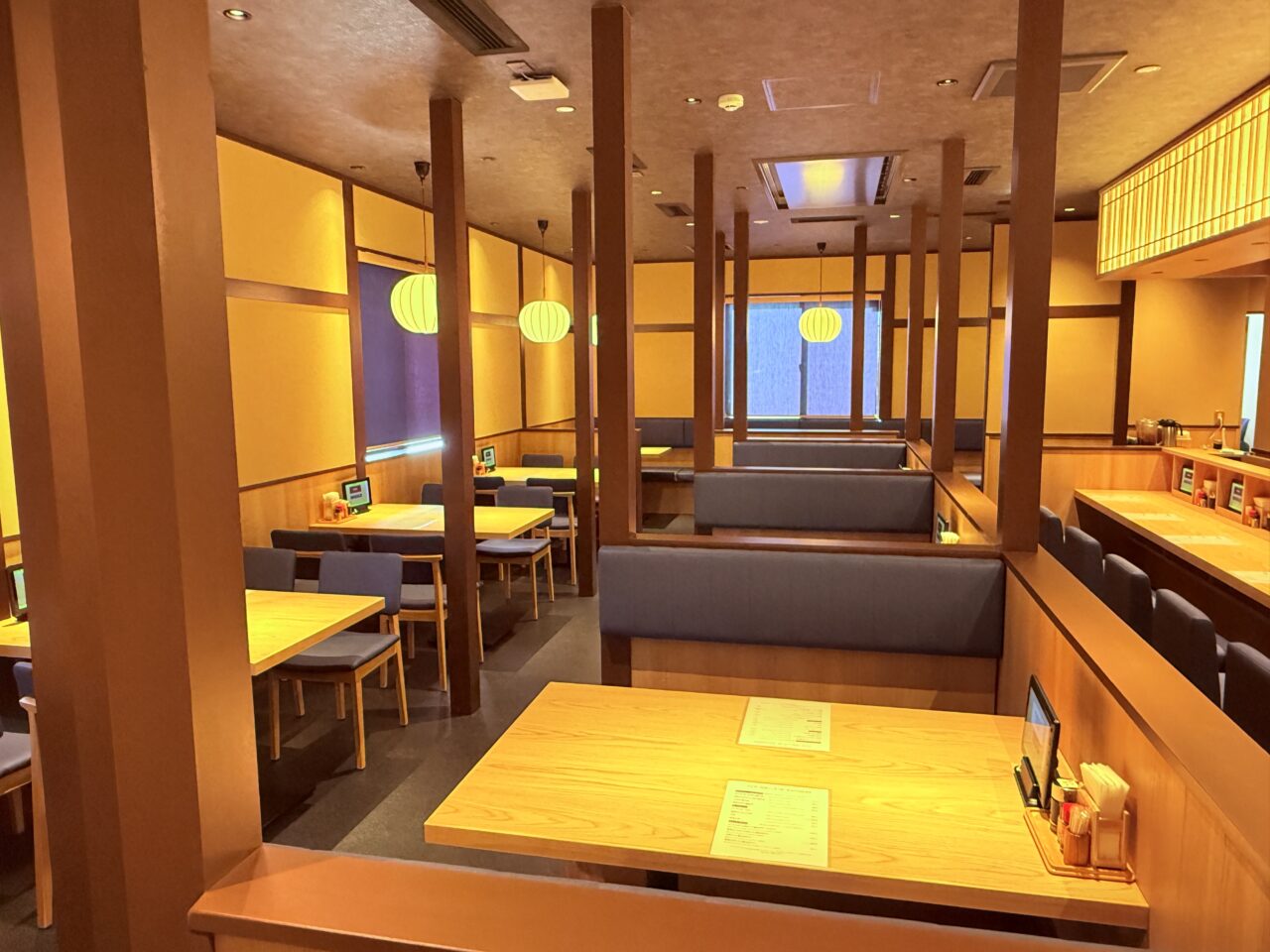 高知県初出店の「てんや高知インター店」の店内の様子