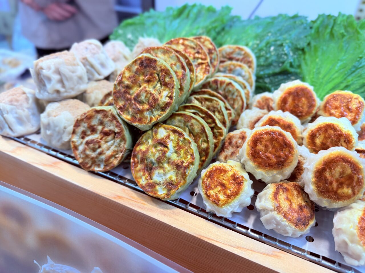 高知大丸本館で開催中の横浜中華街展」と「うまいものフェア」の様子