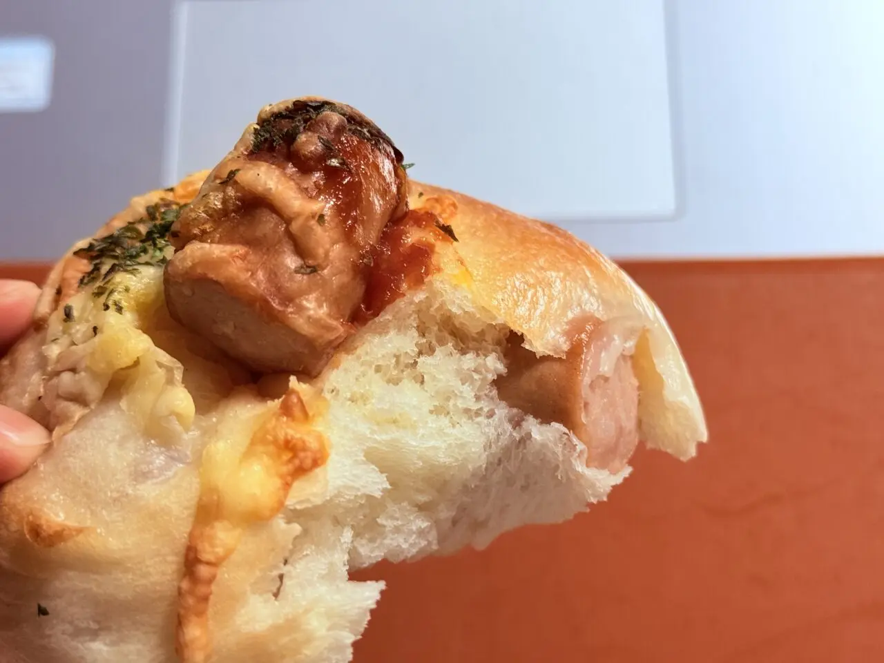 2025年12月6日にプレオープンしたベーグルとカヌレのお店「a lot of bagel」のベーグル