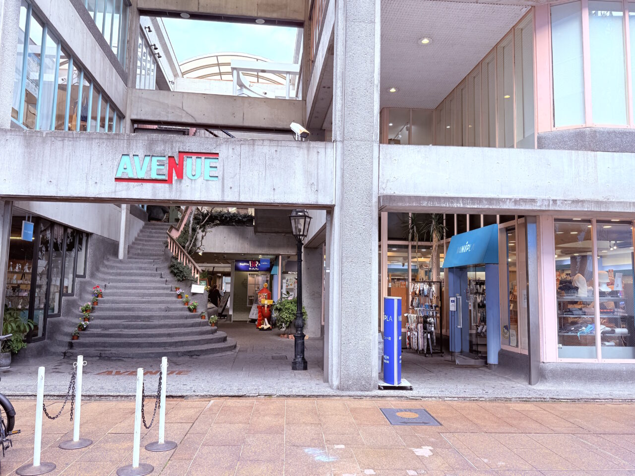 2026年1月12日に閉店する帯屋町商店街の「MINiPLA 高知アベニュー店」の様子