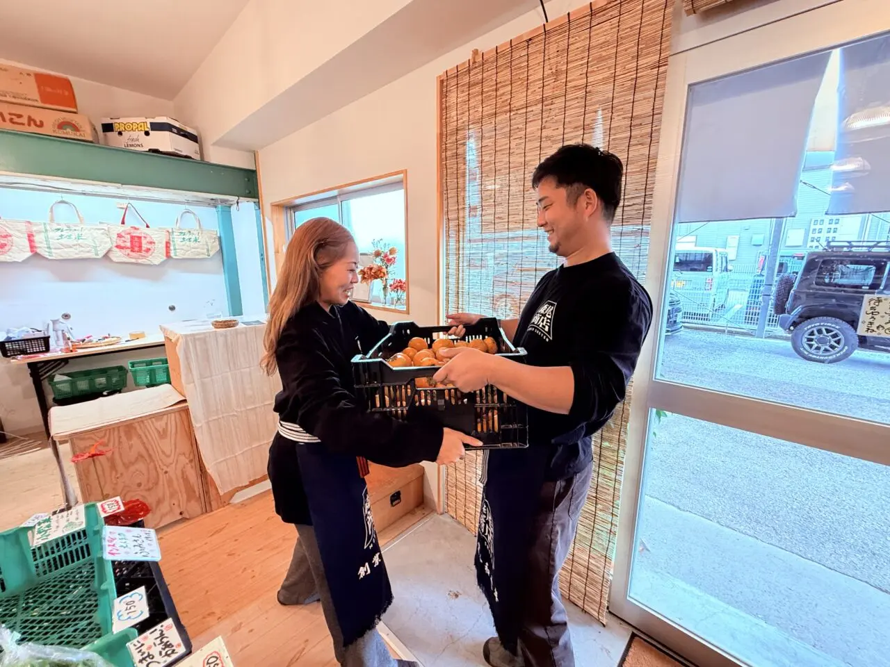 2025年10月20日に高知市高須にオープンした”ユニークな八百屋”「森尾商店」の店内の様子