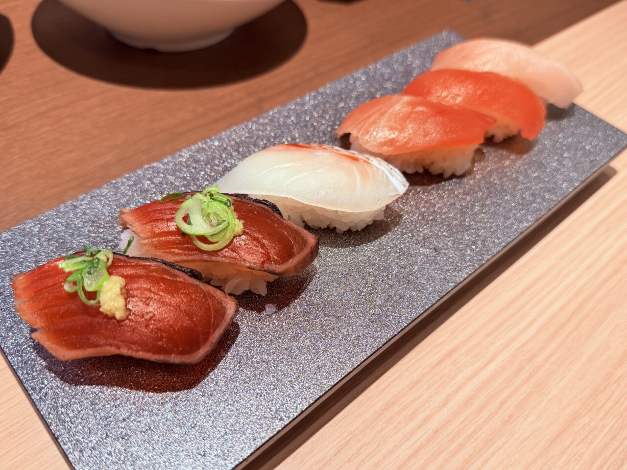 2026年2月11日にグランドオープンした「寿司・しゃぶしゃぶ ゆず庵 高知店」の料理