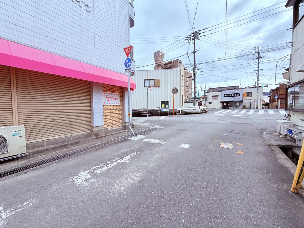 閉店した高知市旭上町の人気のパン屋さん「ワールドベーカリー」の外観