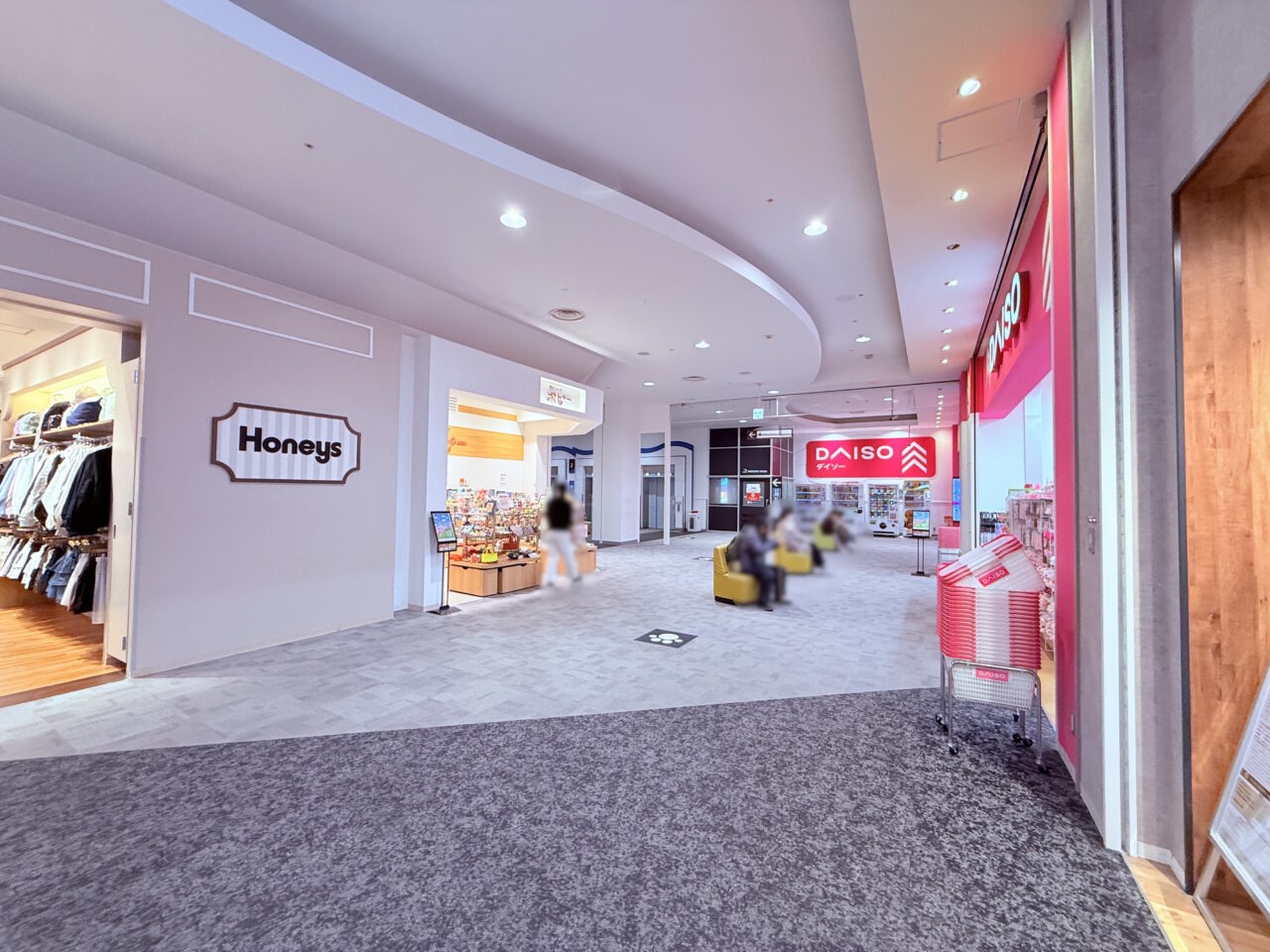 2026年3月27日に閉店するイオンモール高知の「福祉ショップ ポピー」の周辺の様子