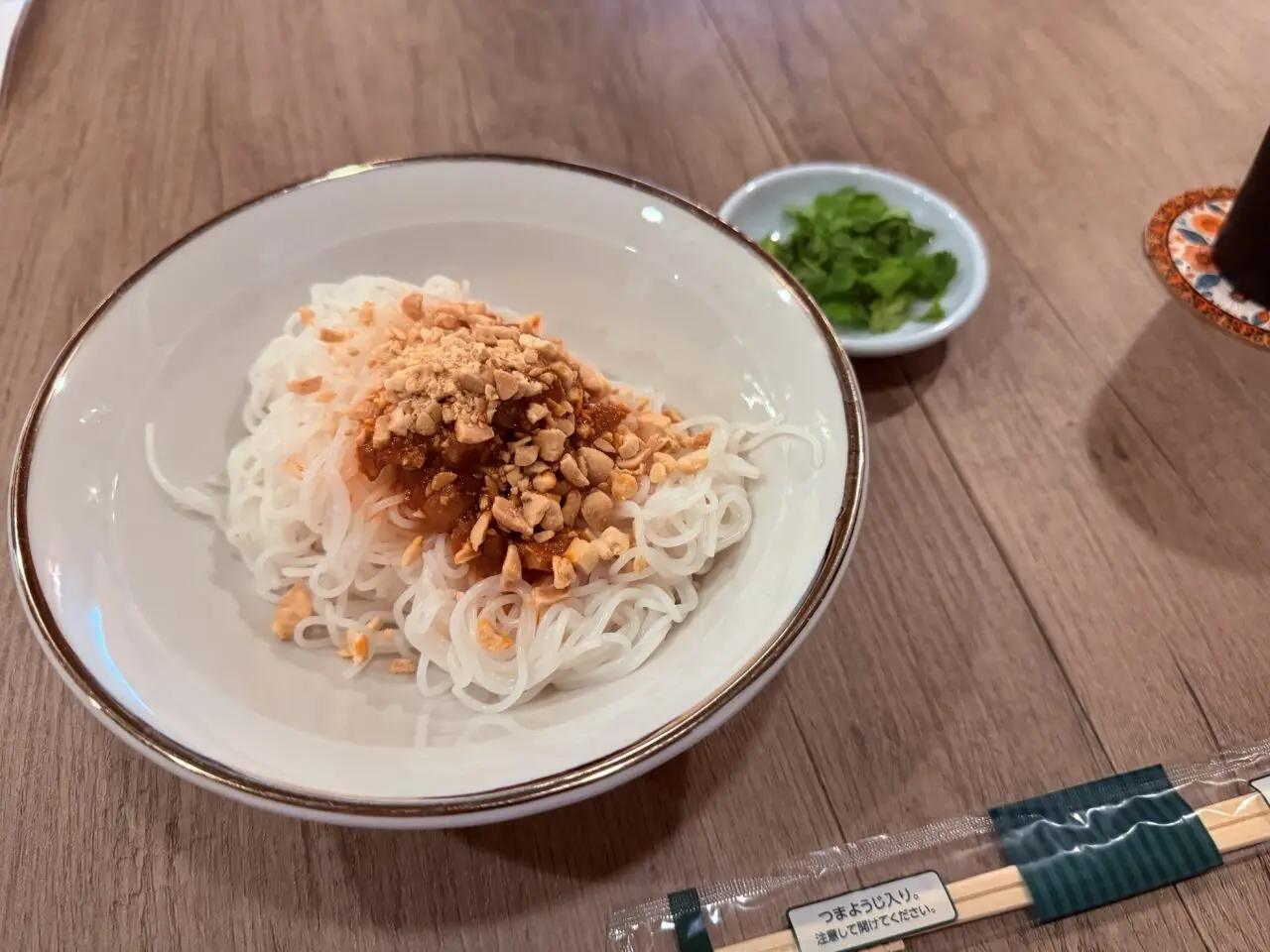 2026年4月11日に天神橋通商店街にオープンした「ミャンマー料理 (ア メイ エイン) 母の味」の料理