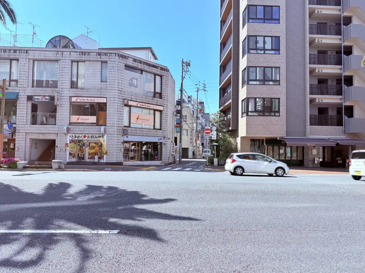 2026年5月1日にグランドオープン予定の「ash. - lunch & café -」の周辺の様子