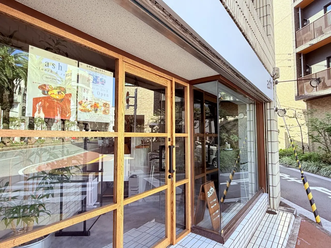 2026年5月1日にグランドオープン予定の「ash. - lunch & café -」の外観