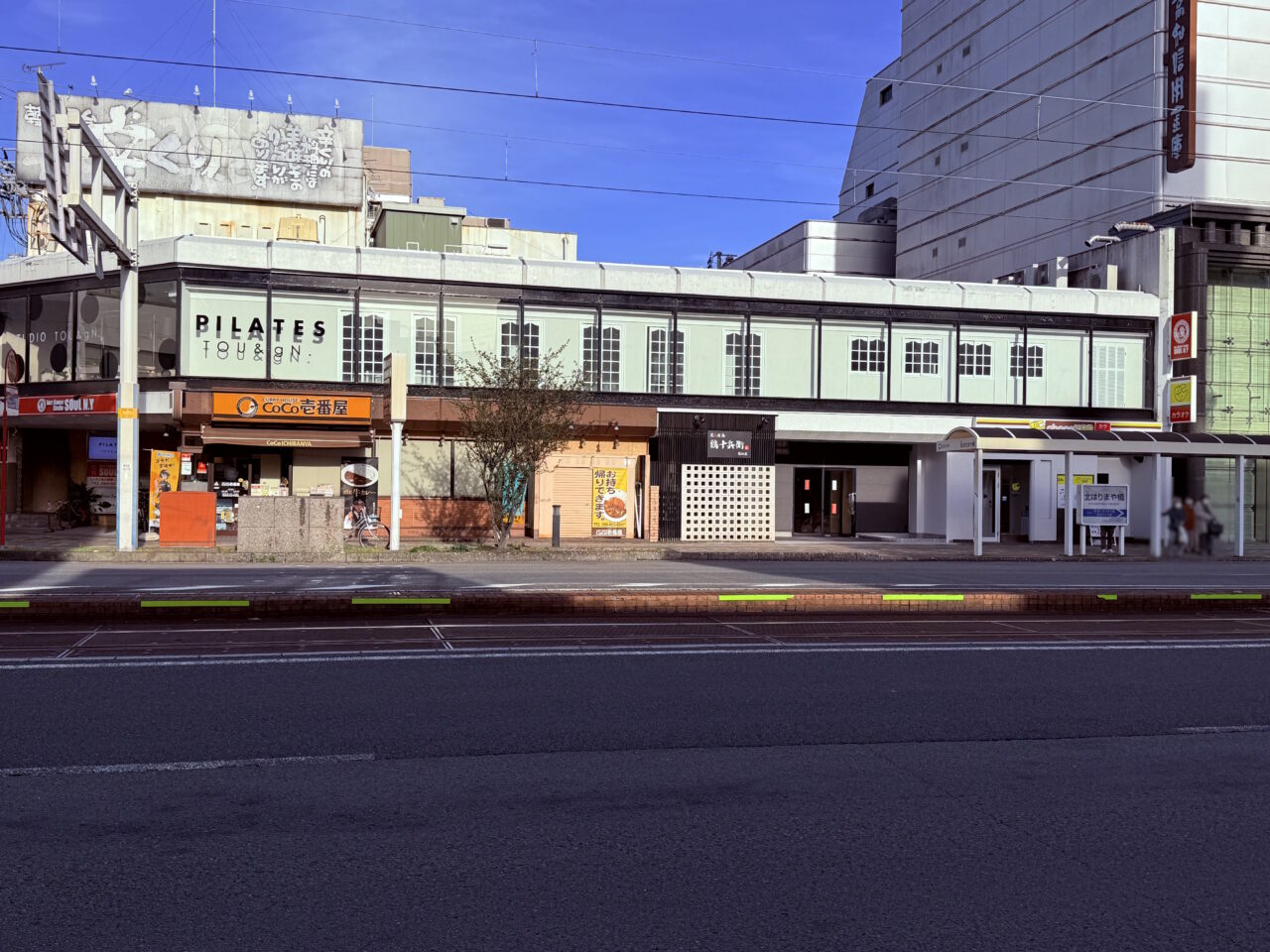 2026年4月27日にオープン予定の居酒屋「鶏十兵衛 高知店」の外観