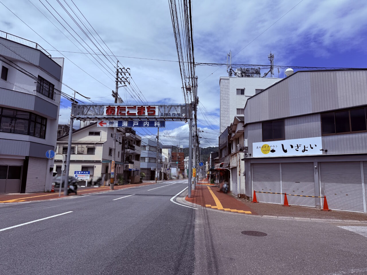 2026年5月末オープンに向けて準備中の「夜のテイクアウト いざよい」の周辺の様子