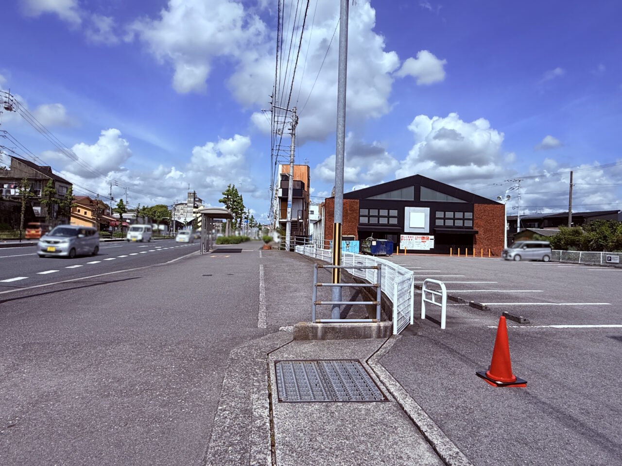 2026年4月19日に閉店した「ユニクロ 土佐道路店（城山町）」の様子