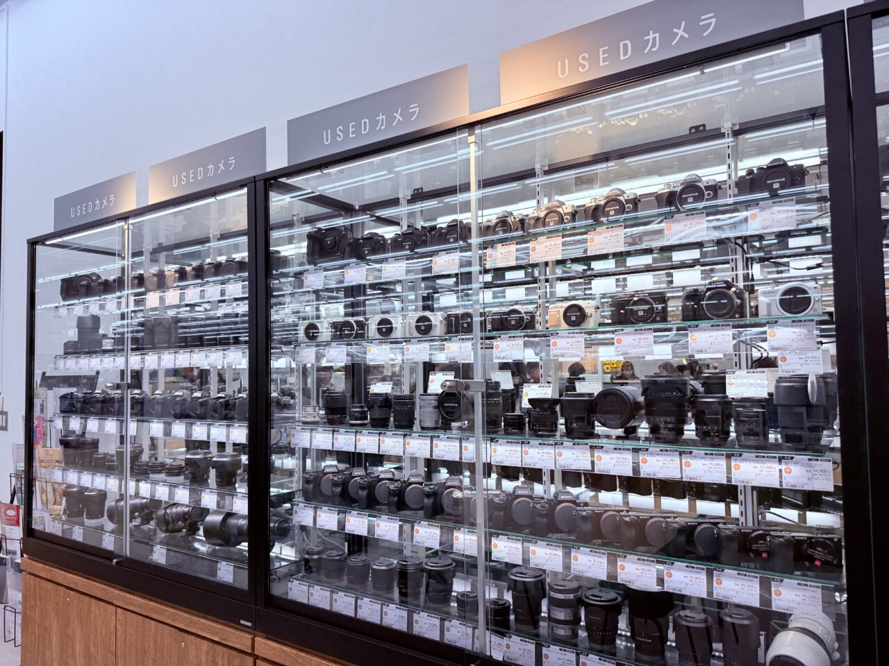 2026年4月17日にリニューアルオープンした「カメラのキタムラ 高知・土佐道路店」の店内の様子