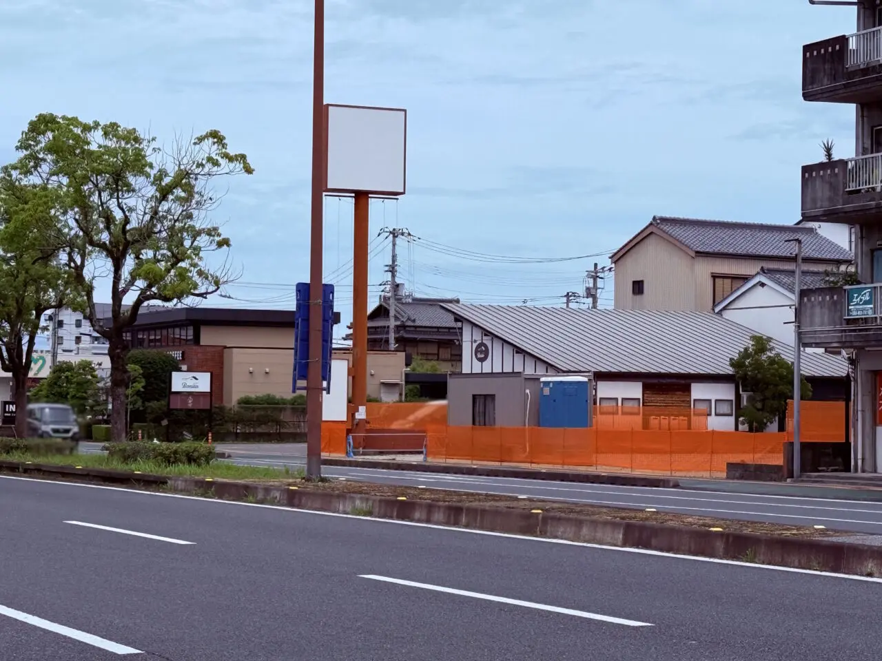 「ケンタッキーフライドチキン」の新店舗がオープン予定の「釜飯と串焼 とりでん 高知潮江店」跡地の様子