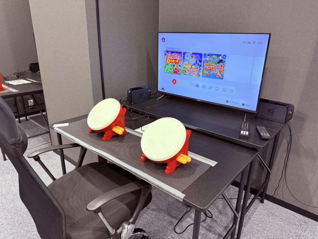 2026年4月18日にオープンした「高知eスポーツGYM」の施設内の様子