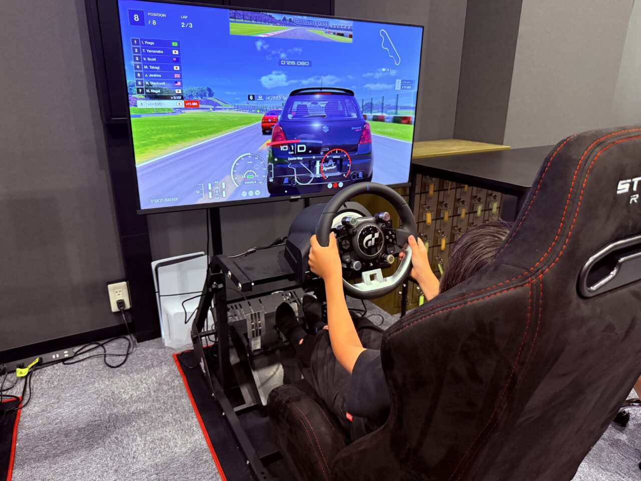 2026年4月18日にオープンした「高知eスポーツGYM」の施設内の様子