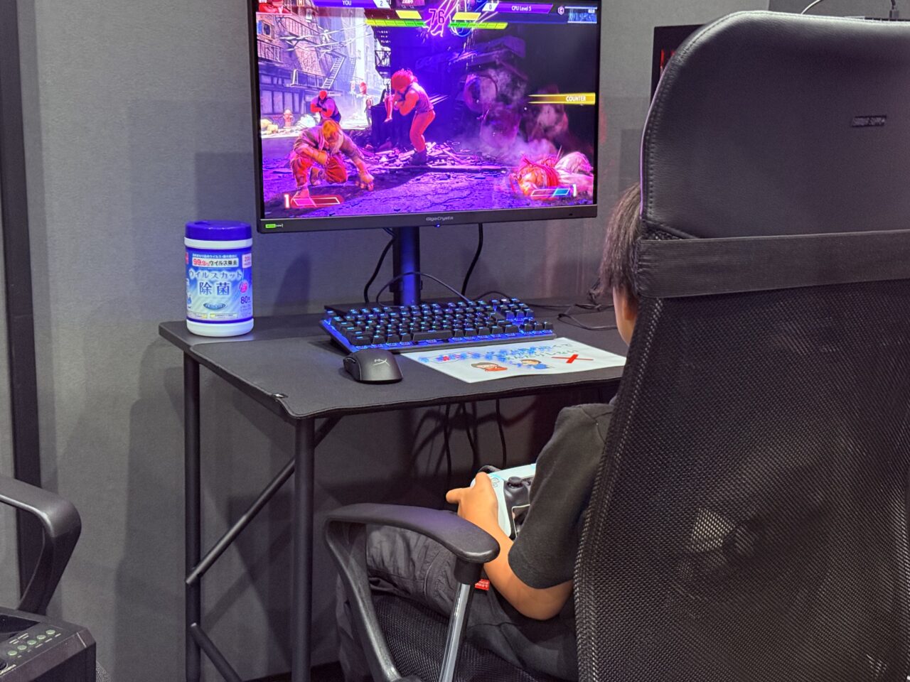 2026年4月18日にオープンした「高知eスポーツGYM」の施設内の様子