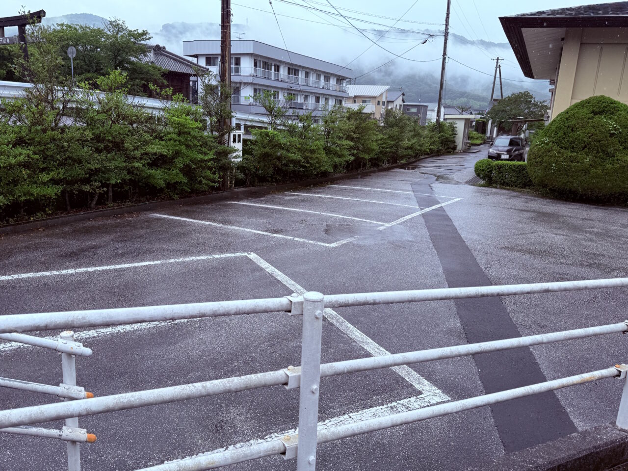 高知のコストコ再販店「メゾンクロス(Maison Cross)」の臨時駐車場