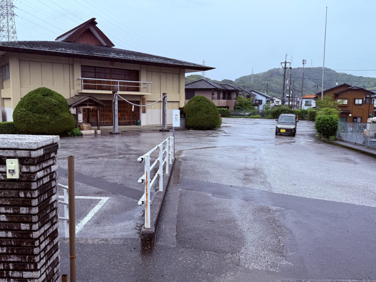 高知のコストコ再販店「メゾンクロス(Maison Cross)」の臨時駐車場