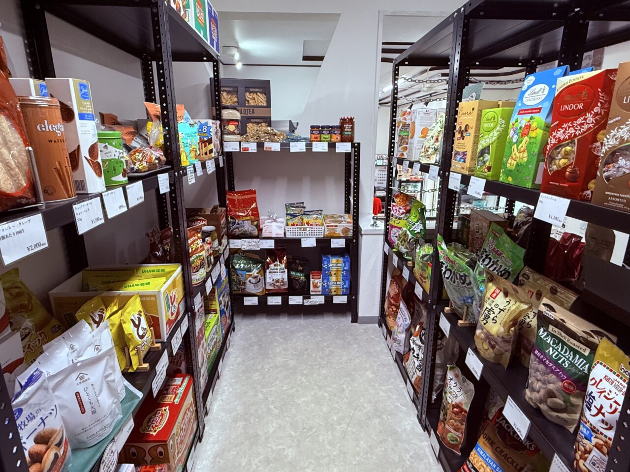 高知のコストコ再販店「メゾンクロス(Maison Cross)」の店内の様子