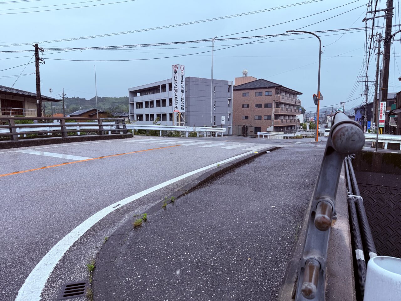高知のコストコ再販店「メゾンクロス(Maison Cross)」の臨時駐車場