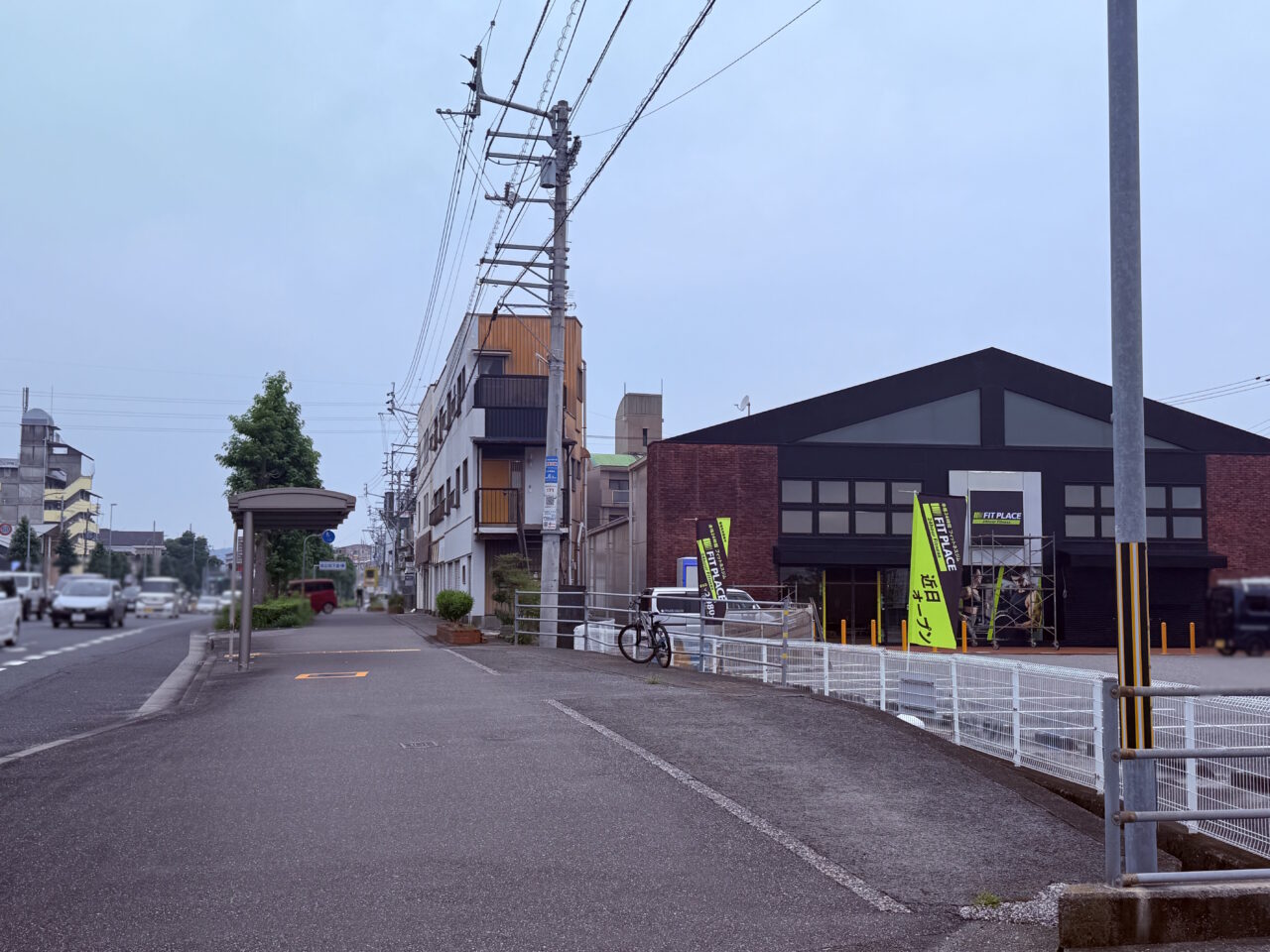 2026年7月21日にグランドオープンする「FIT PLACE24 土佐道路店」の外観