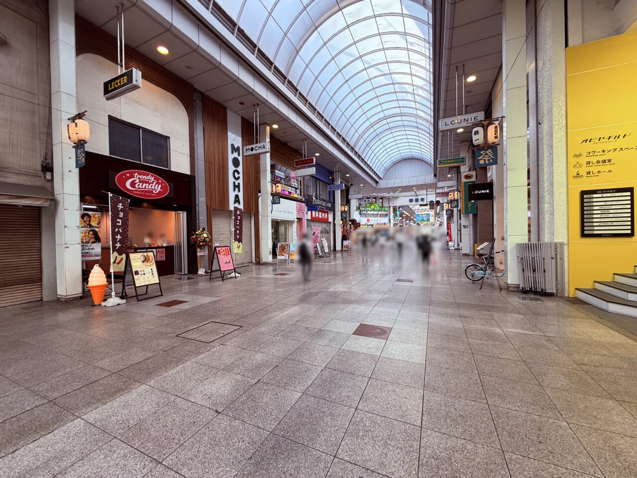 2026年7月1日に帯屋町商店街にオープンした「トレンディキャンディ」の外観