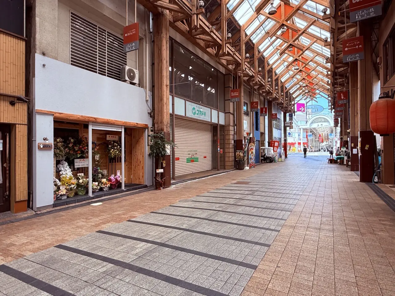 2026年7月15日に四万十市からはりまや橋商店街に移転オープンした「昭和ブギウギ食堂のらくろ」