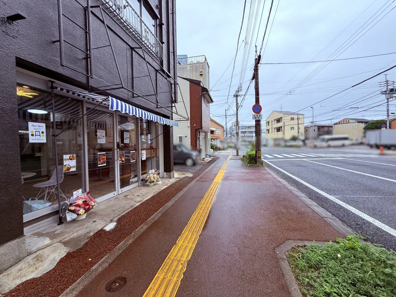 2026年9月27日に高知市大膳町にオープンした「Cafe NonamE」の外観
