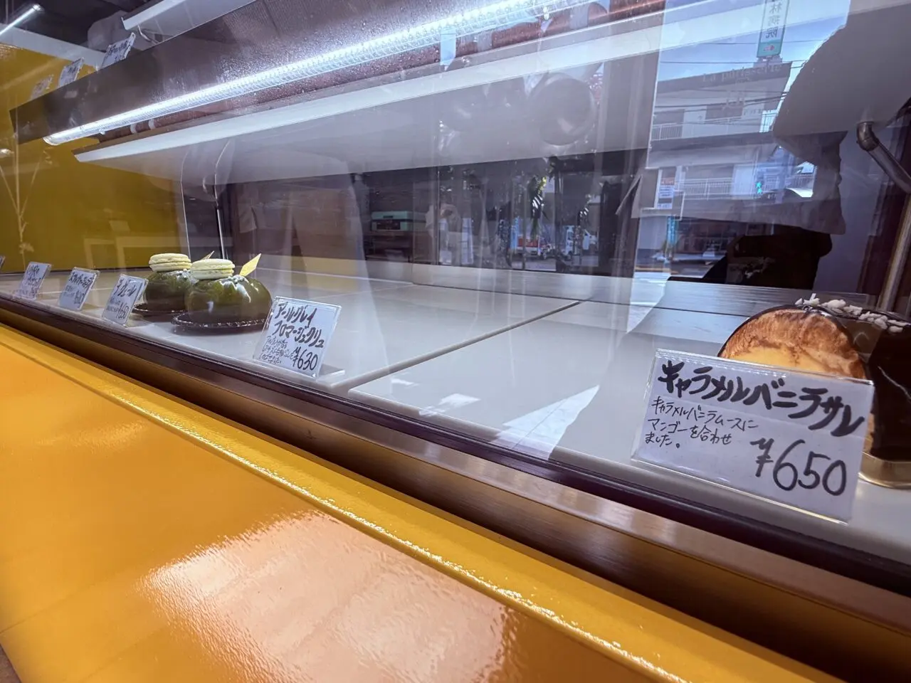 2026年9月12日に城山町にグランドオープンした「La pâtisserie 逢」の店内